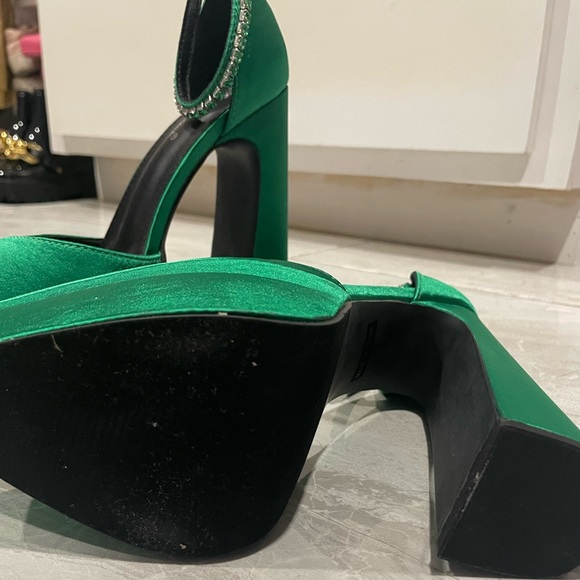 New Chunky Heel Platform emerald Green size 7. - Picture 3 of 4